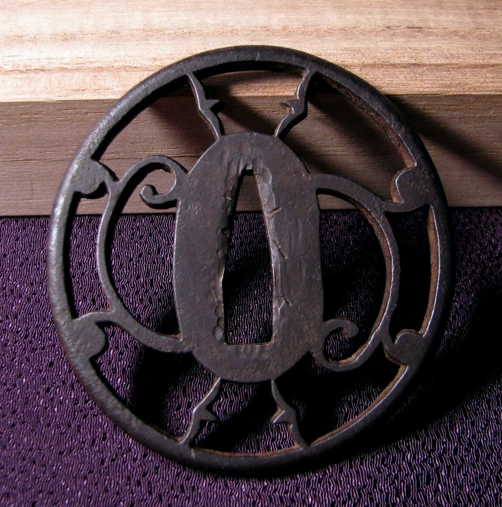 時代武具 鉄地透かし鍔 雁繋ぎ 江戸時代/26a057 - メルカリ