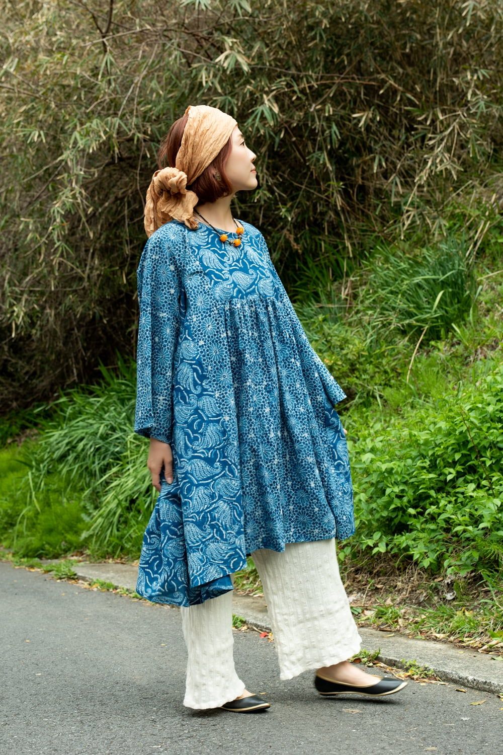 インド伝統の手染め インディゴのフレアチュニック TIRAKITA