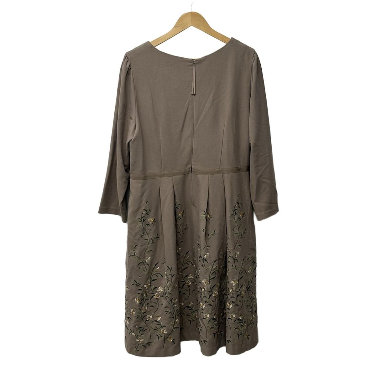 ローズティアラ ワンピース サイズ46 XL レディース美品 - グレー