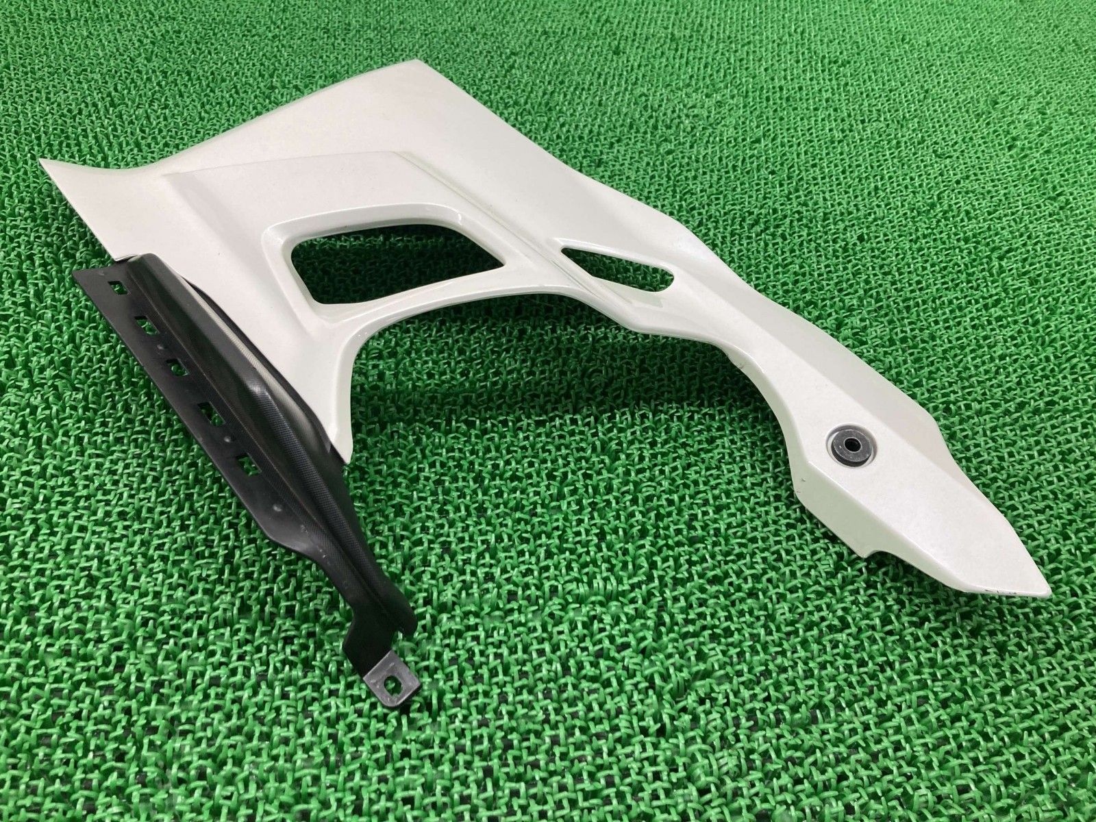 YZF-R25 アンダーカウル 右 パール BS7 ヤマハ 純正 RG74J WGP参戦60