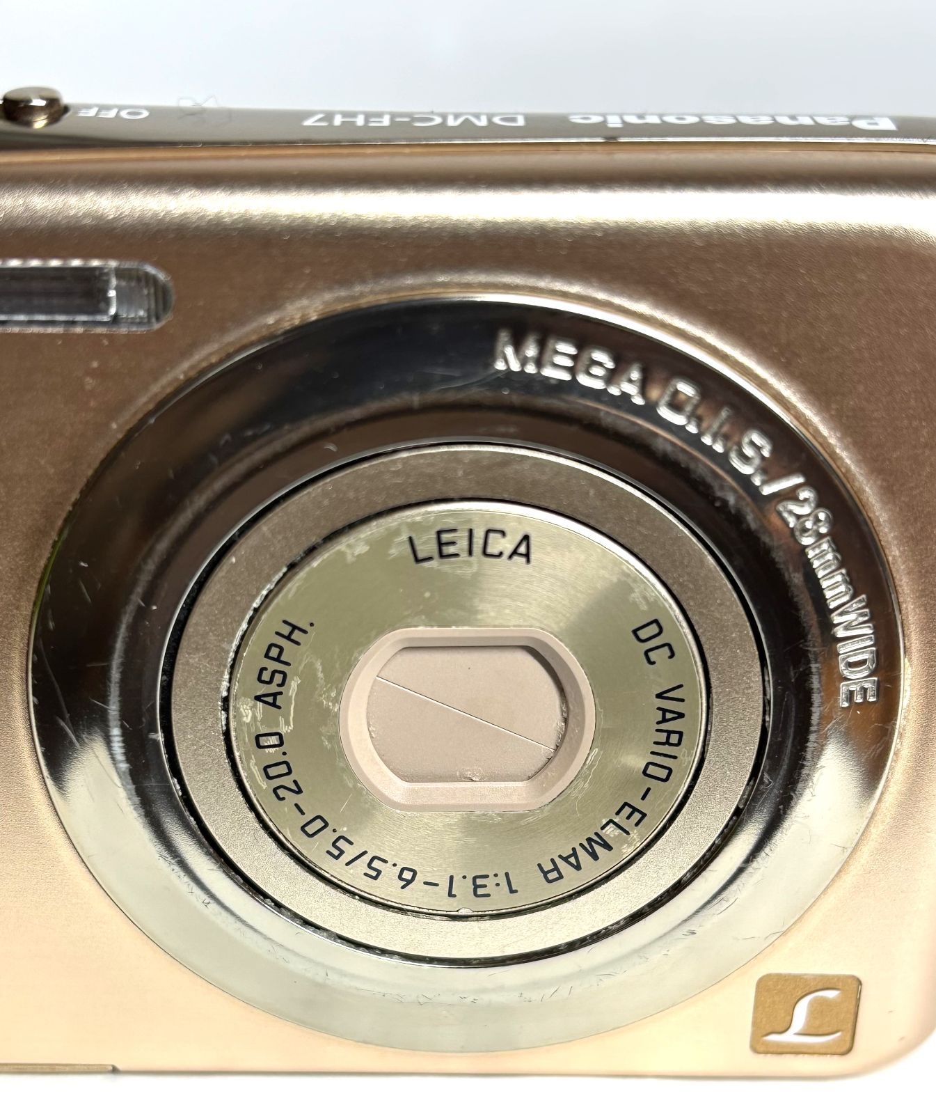 Panasonic Lumix DMC-FH7 16MP 4x is LEICAレンズ Silver-Gold 3型LCD