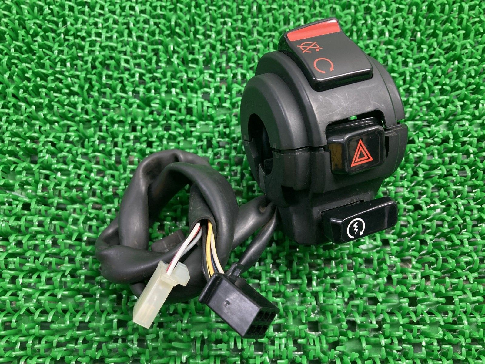 レブル250 ハンドルスイッチ 右 ホンダ 純正 中古 MC49 17-19年 REBEL250 スイッチボックス コンディション良好 割れ欠け無し Kv