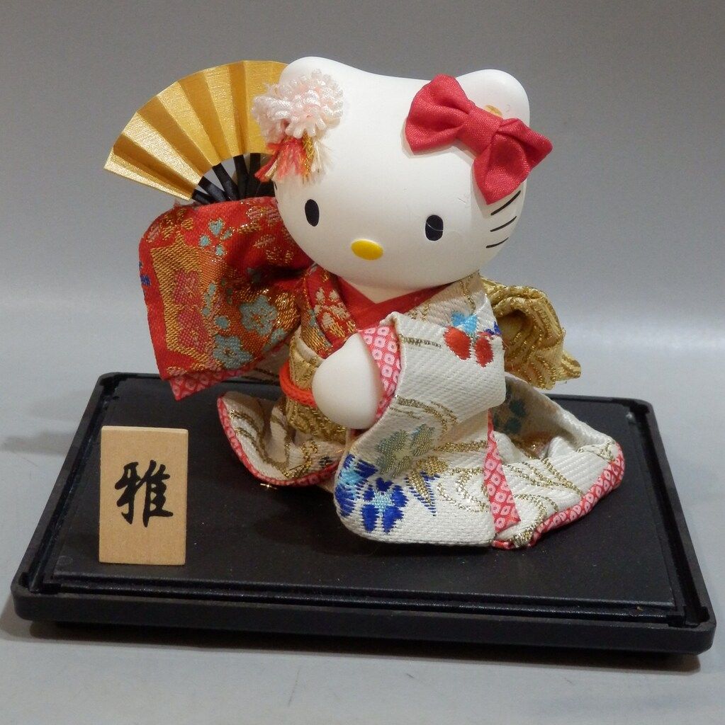 あすなろ舎 ハローキティ 日本人形 葉朗彩々白着物 2004年 - メルカリ