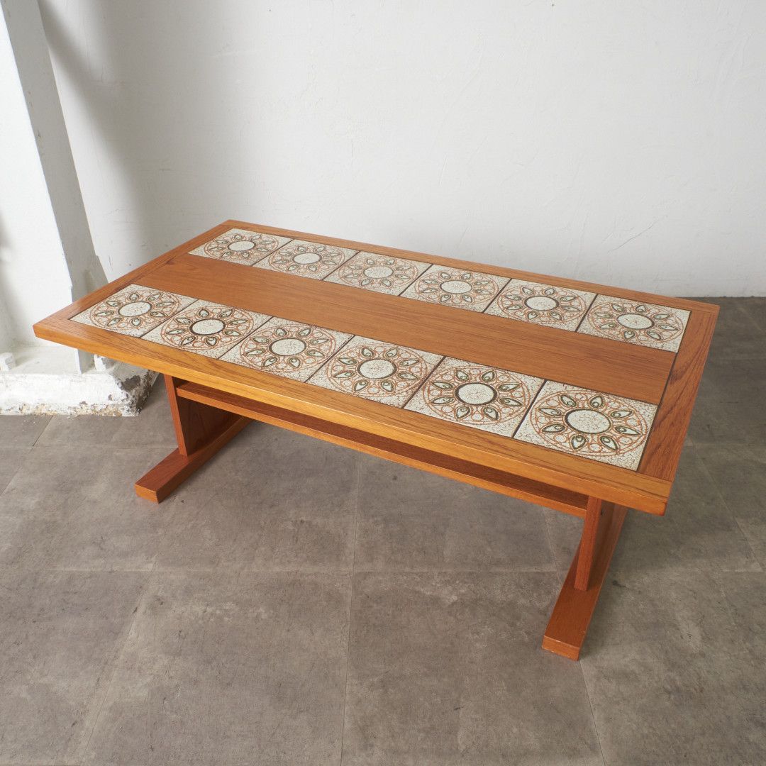 タイルトップテーブル、英国ヴィンテージ 英国 ヴィンテージ タイルトップ コーヒーテーブル チーク 木製 ミッド