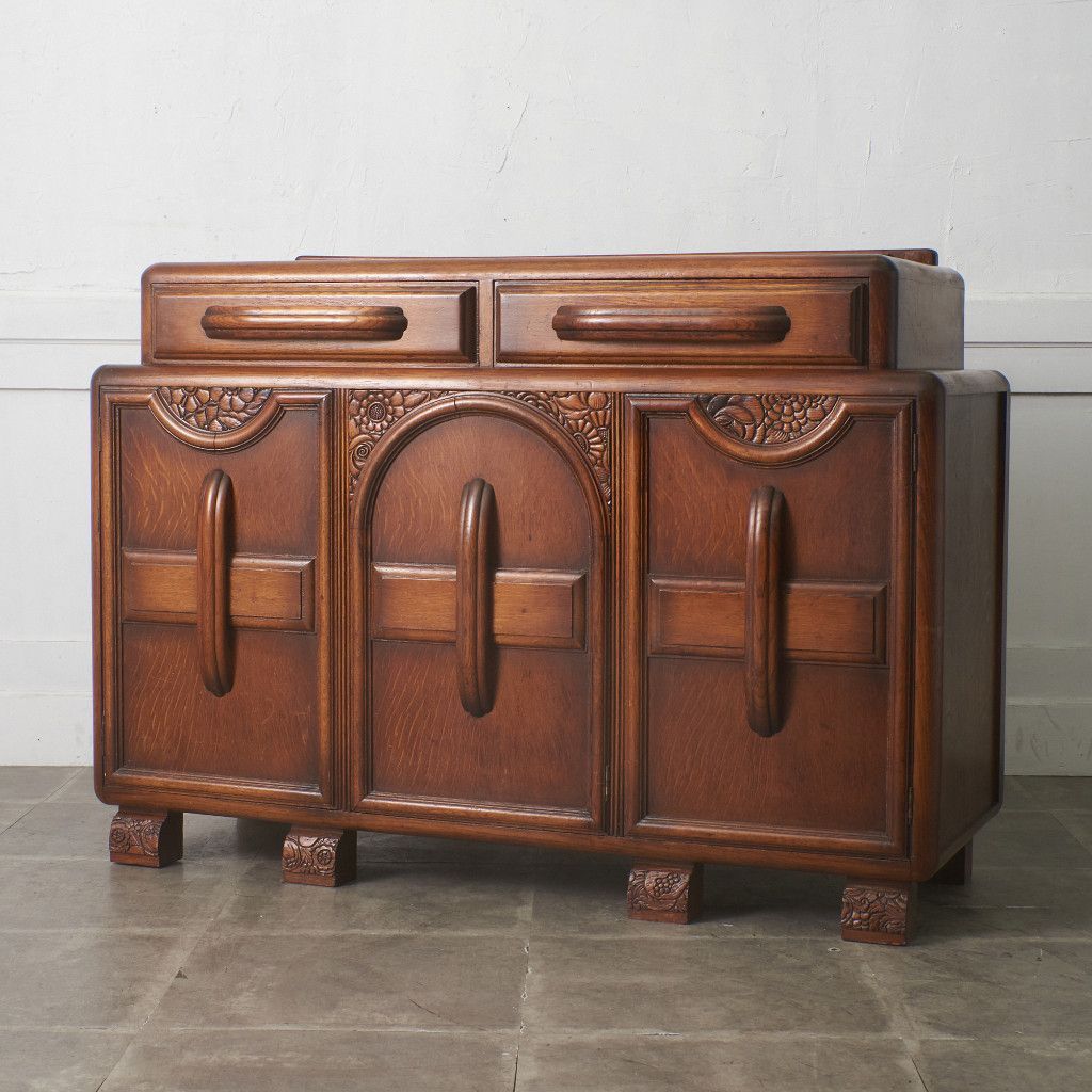 アンティーク家具　イギリス　木製彫刻サイドボード 英国 アンティーク オーク サイドボード アールデコ 様式 カップボード