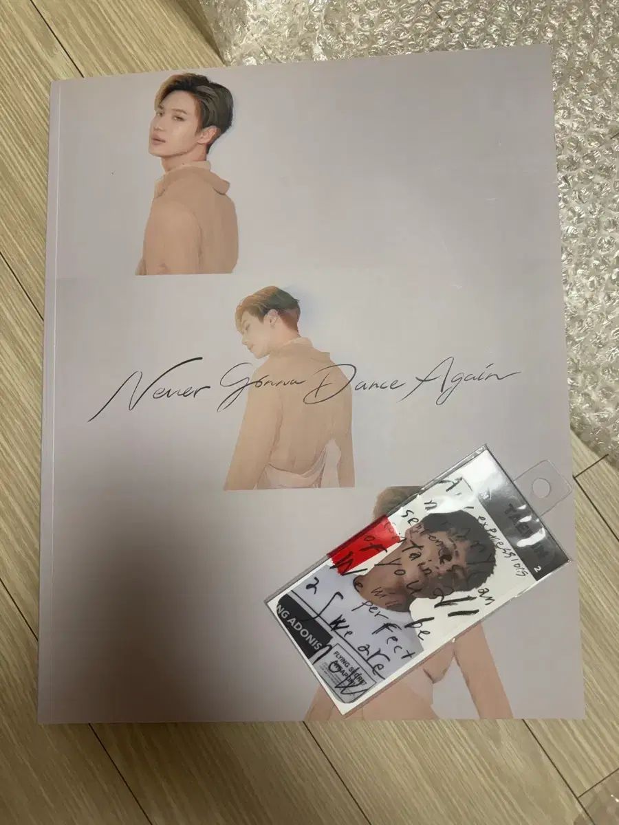 テミン(TAEMIN) ngda コンサート ブローチ フォトブック MOVEMENT