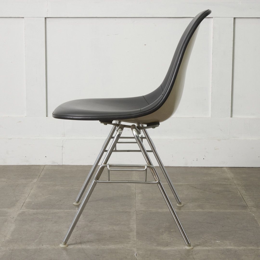 イームズ　ハーマンミラー　シェルチェア イームズプラスチックシェルアームチェア - Herman Miller x HAY