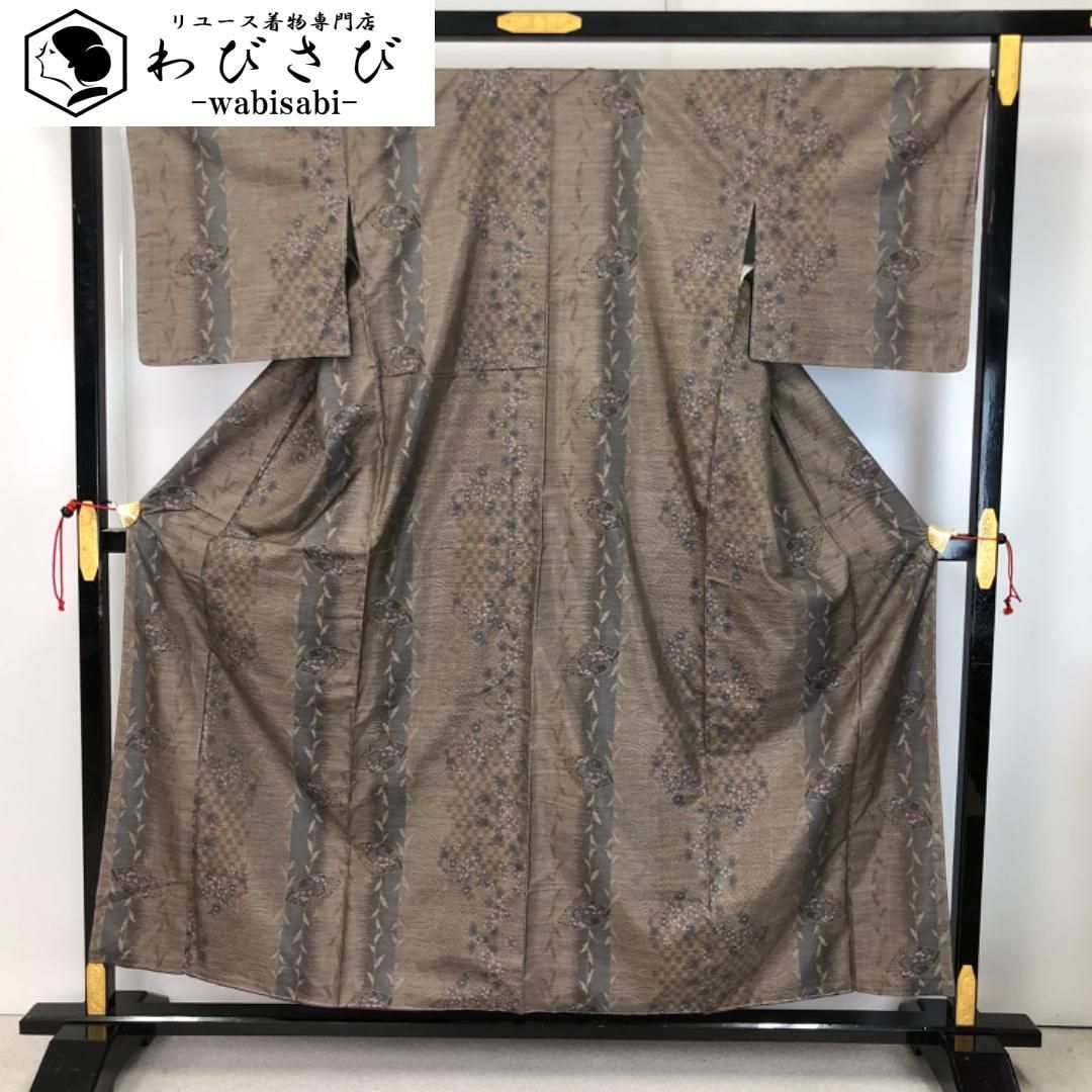 4点大島紬　まとめ売り　全て新品しつけ糸付き 本場大島紬 純泥染 割込 扇子に花模様 しつけ糸 トールサイズ K-5714