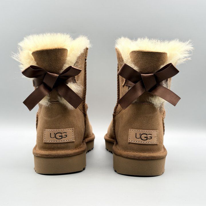 【新品未使用】UGG リボン付きモカシン チェスナット 23㎝ UGG ムートンブーツ チェスナット USA6/JP23cm ミニベイリーボウII