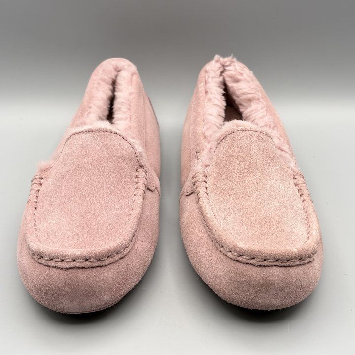 UGG モカシン　ラベンダーシャドー UGG モカシン ラベンダーシャドー UGG®︎の定番ブーツの新色、Lavender