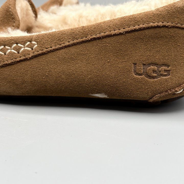 新品・未使用　UGG アンスレー モカシン ヒッコリーサンド 24cm UGG モカシンスリッポン ムートンシューズ ヒッコリーサンド USA7