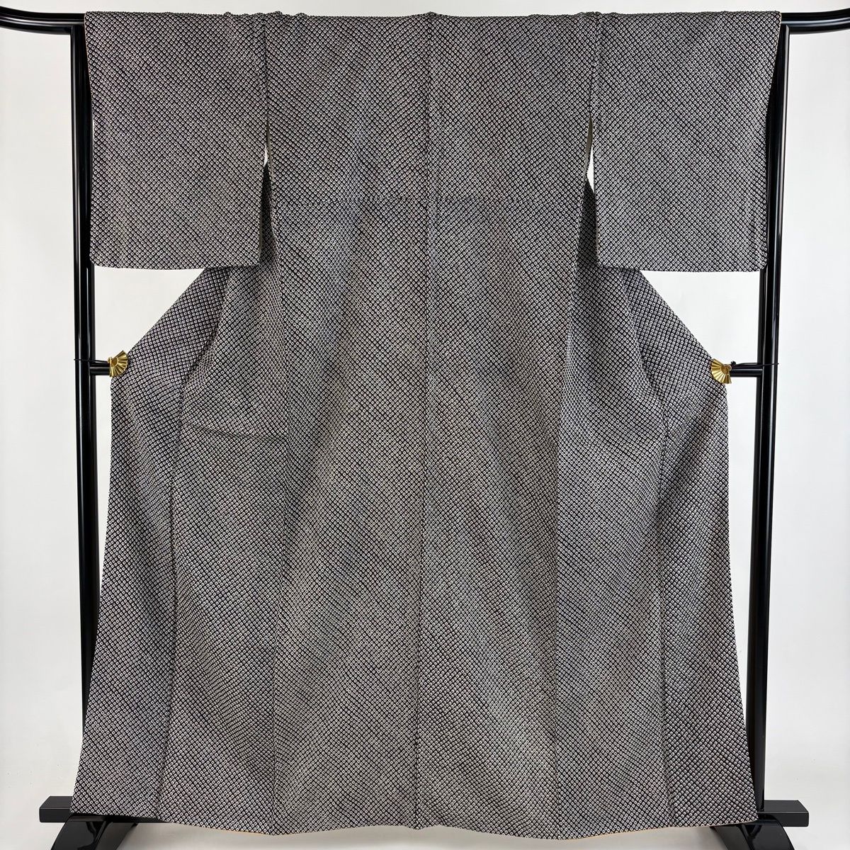 美品】 小紋 身丈160cm 裄丈65cm M 袷 総絞り 黒 正絹 秀品 美品】 小紋 身丈160cm 裄丈65cm M 袷 総絞り 黒 正絹 秀品