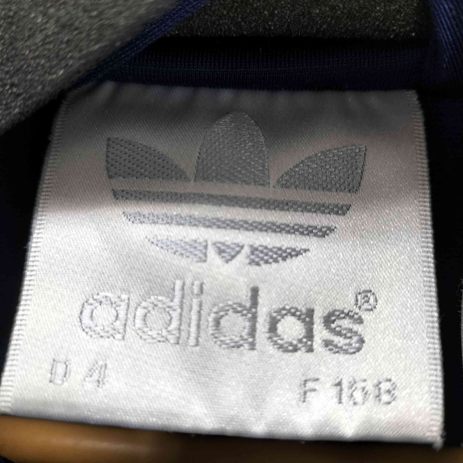 アディダス adidas 90s 銀タグ 万国旗タグ ロゴ刺繍 トラック