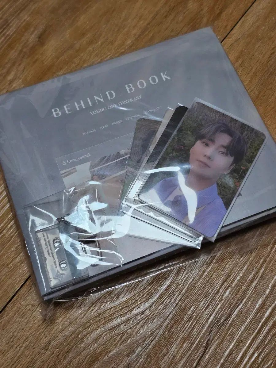 Day6 youngk フォトエッセイ1　写真集+ポストカード DAY6 ヨンケイ YoungK フォトエッセイ ITINERARY 写真集 DAY6 ヨンケイ