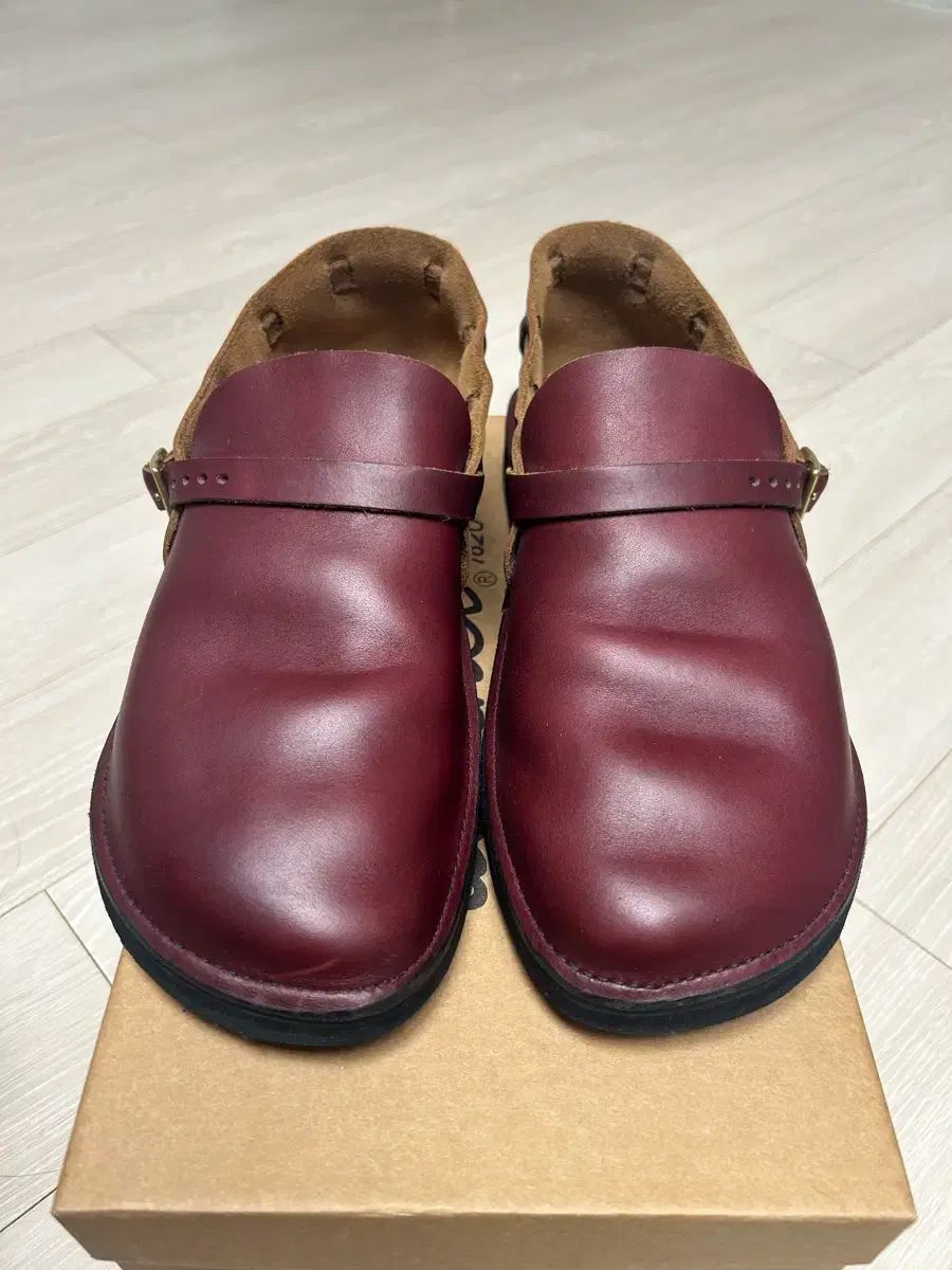 オーロラシューズ ミドルイングリッシュ バーガンディ - メルカリ