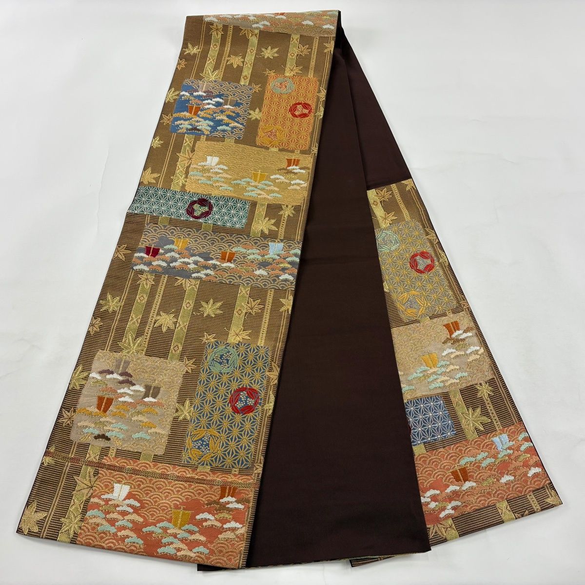美品】 袋帯 秀品 本袋帯 松 有職文様 刺繍 金糸 焦茶色 六通 正絹