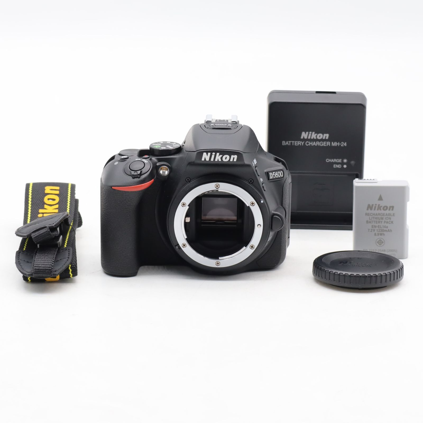 ☆極上品☆Nikon D5600 ボディ ショット数 1545 - メルカリ