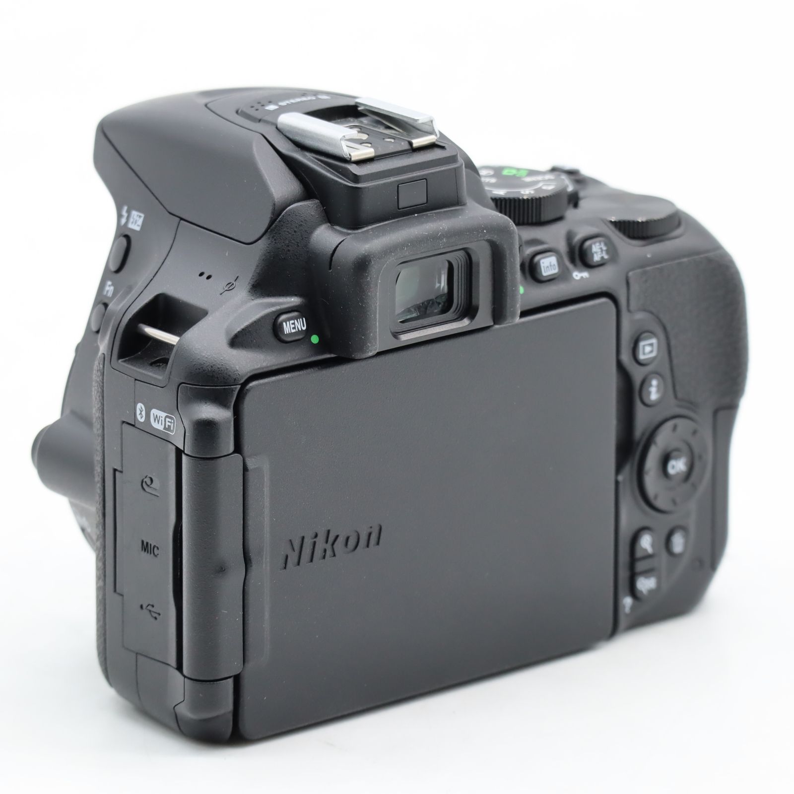 ☆極上品☆Nikon D5600 ボディ ショット数 1545 - メルカリ