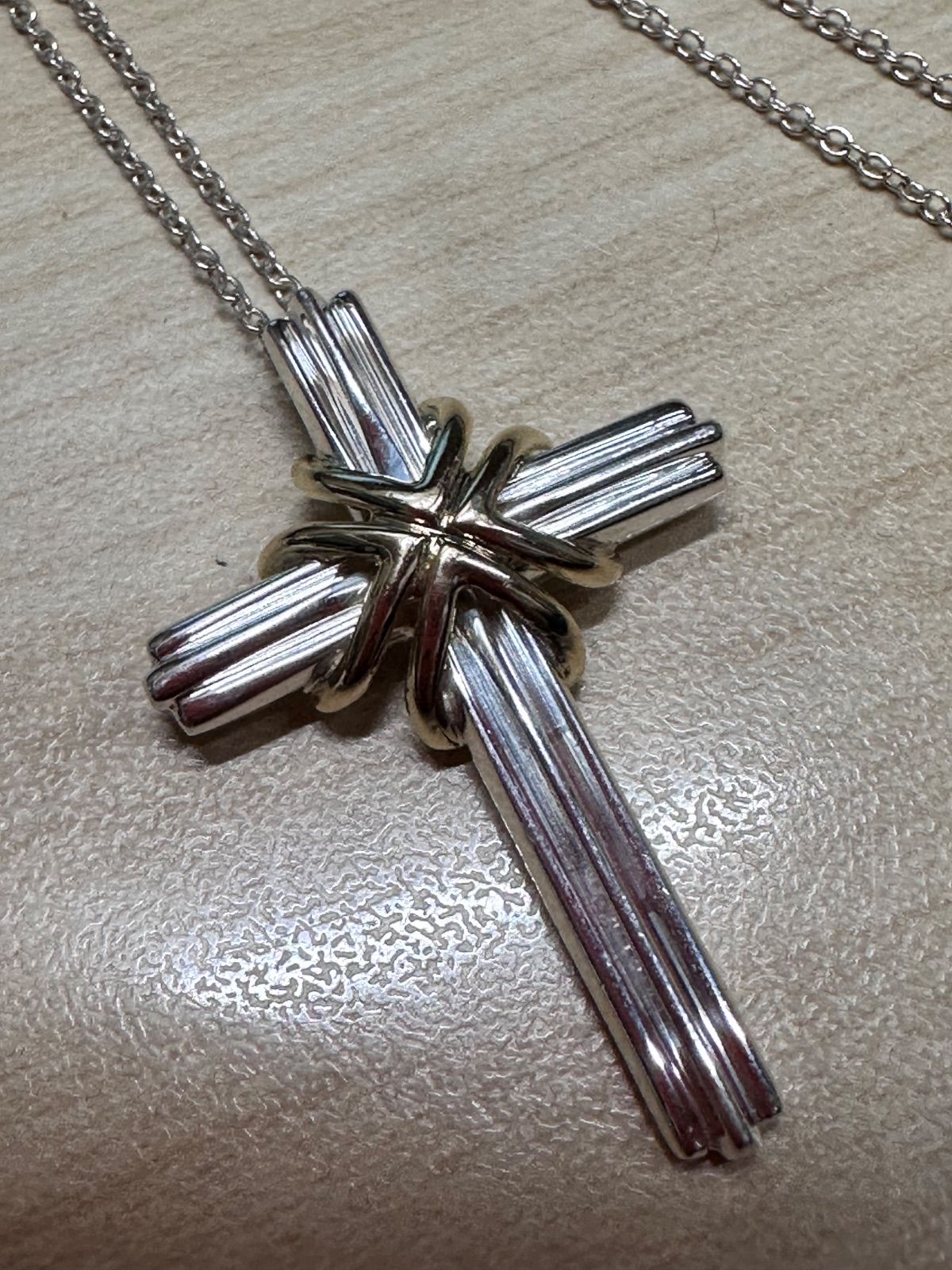 TIFFANY&Co.ティファニー シグネチャークロス ネックレス SV/K18