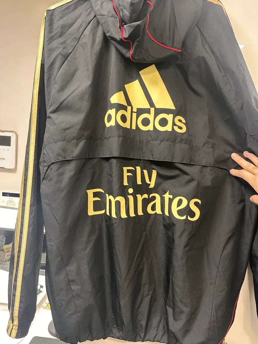 adidas acミラン ウィンドブレーカー - メルカリ