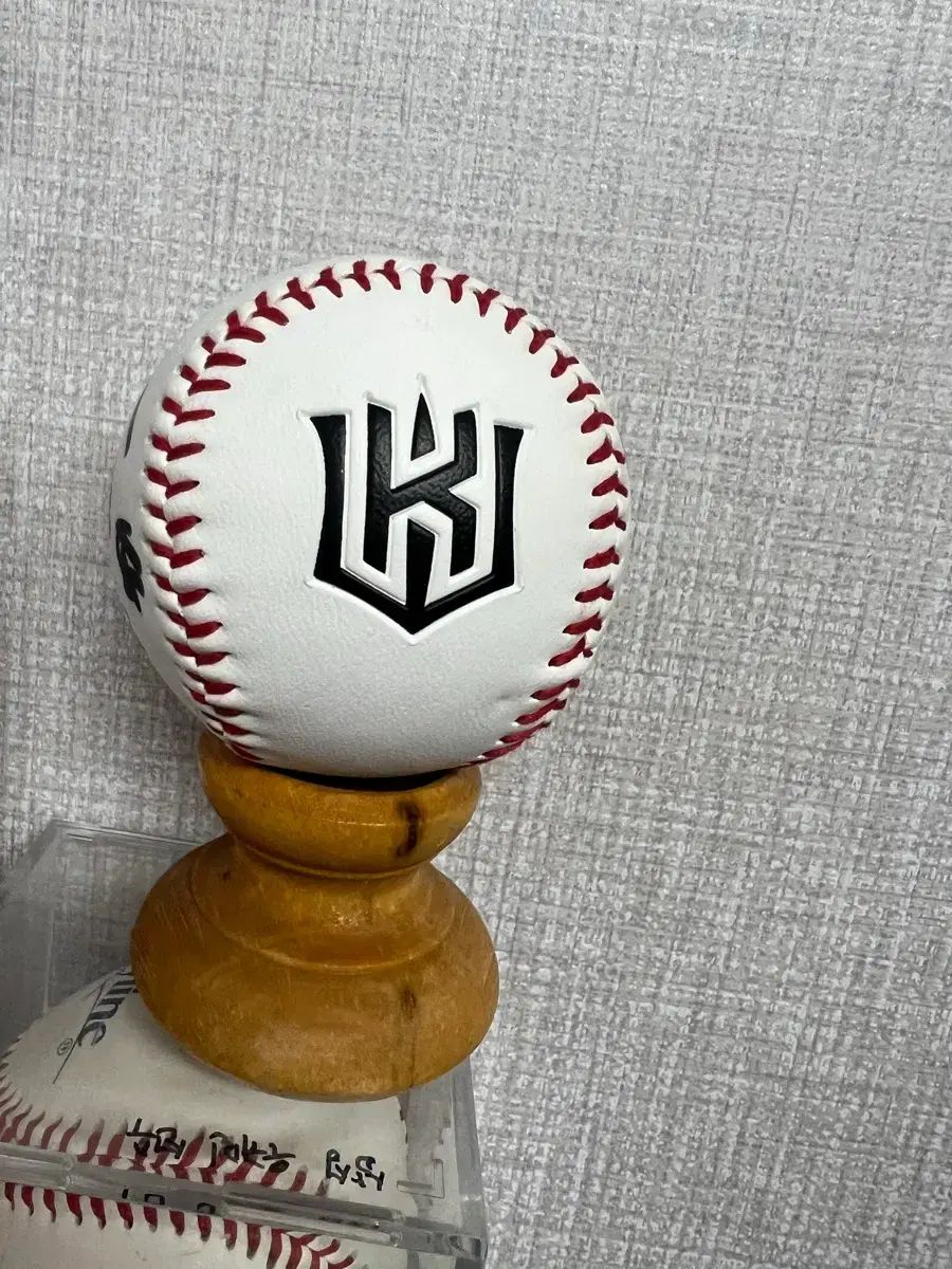 KTウィズ ソ・ヒョンジュン サインボール - メルカリ