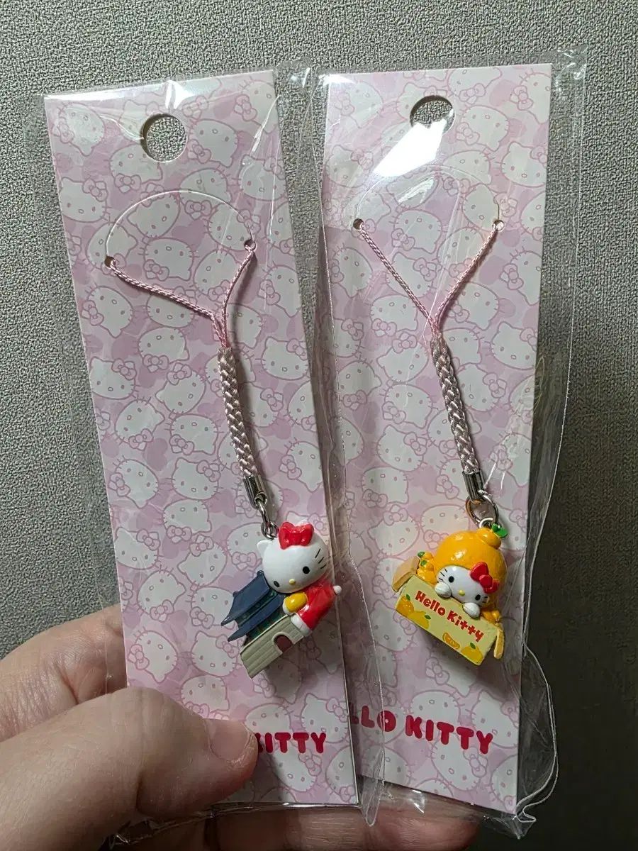 サンリオ ハローキティ 50周年 ポップアップ ストラップ 2個 セット