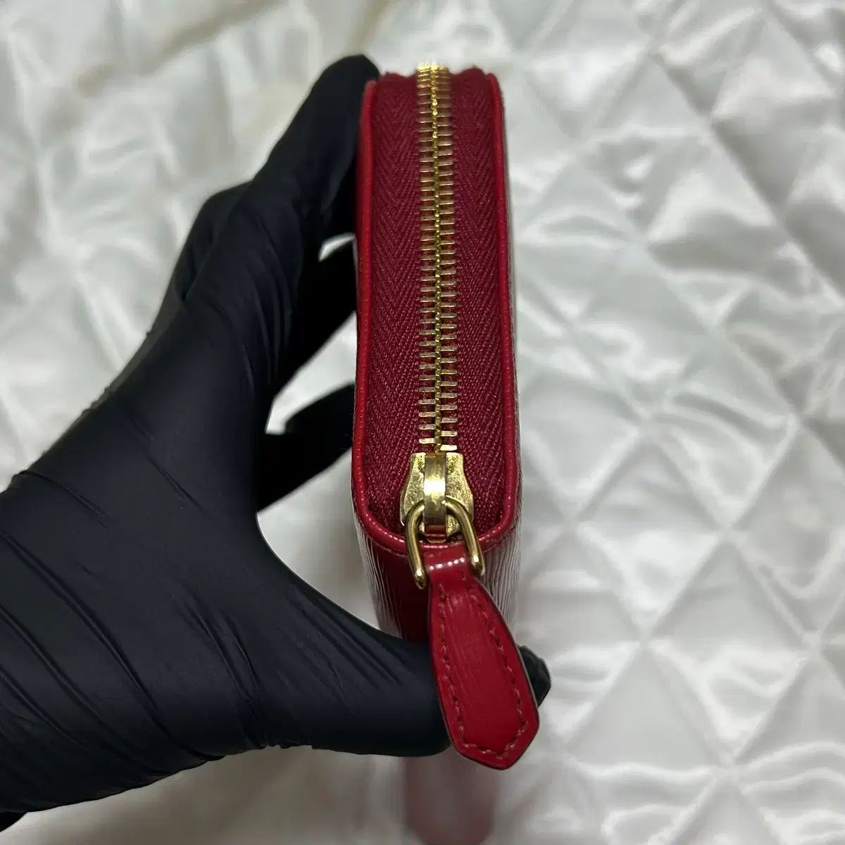 PRADA ヴィッテロムーヴ バイカラー ブラック レッド 長財布 フラップ