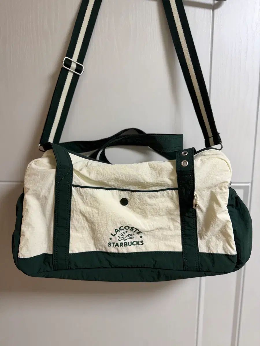LACOSTE × STARBUCKS ボストンバッグ Seoulite Finds> Get ready for summer in style with the limited