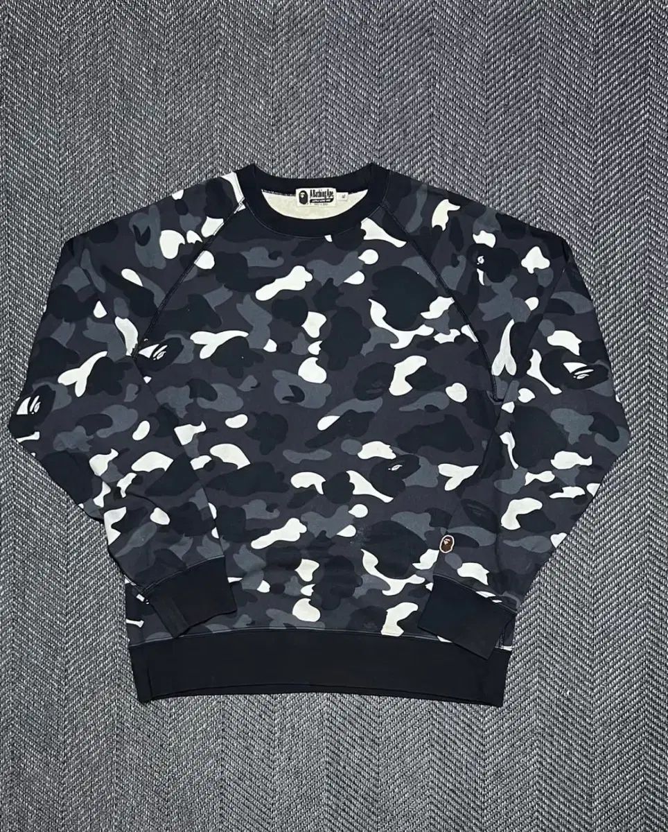 A BATHING APE® アベイシングエイプ 黒系カモフラージュ 蓄光 