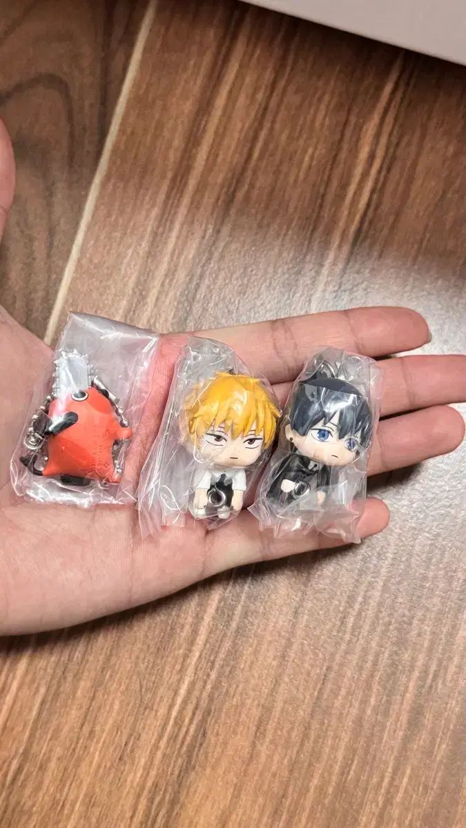 キットチャット✶発送は1/5以降様 リクエスト 2点 まとめ商品 チェンソーマン デロング ロング まとめ - メルカリ