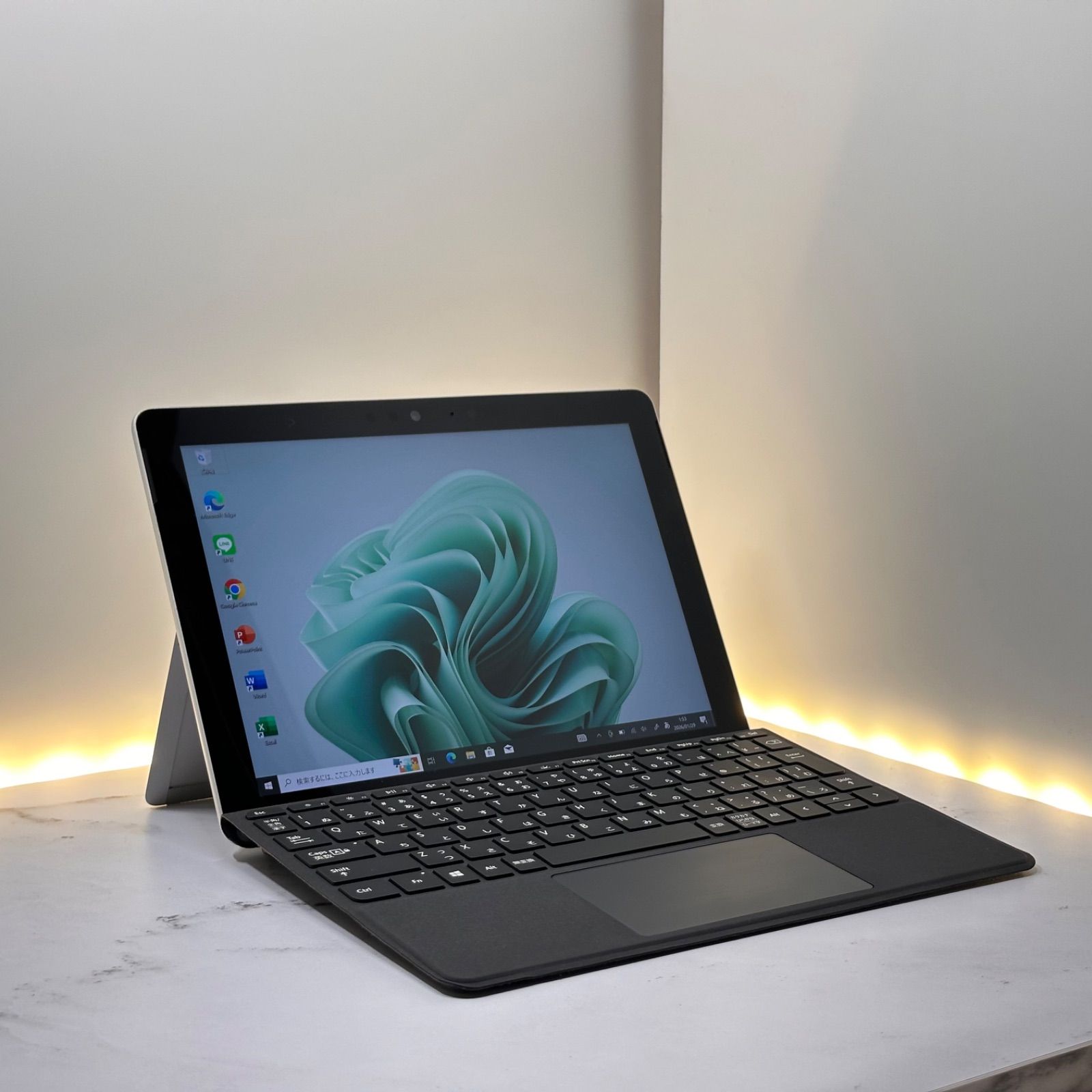 Microsoft Surface GO 2 Convertible-2-In-1 【状態良好品 Microsoft Surface GO 2 Convertible-2-In-1 【状態良好品
