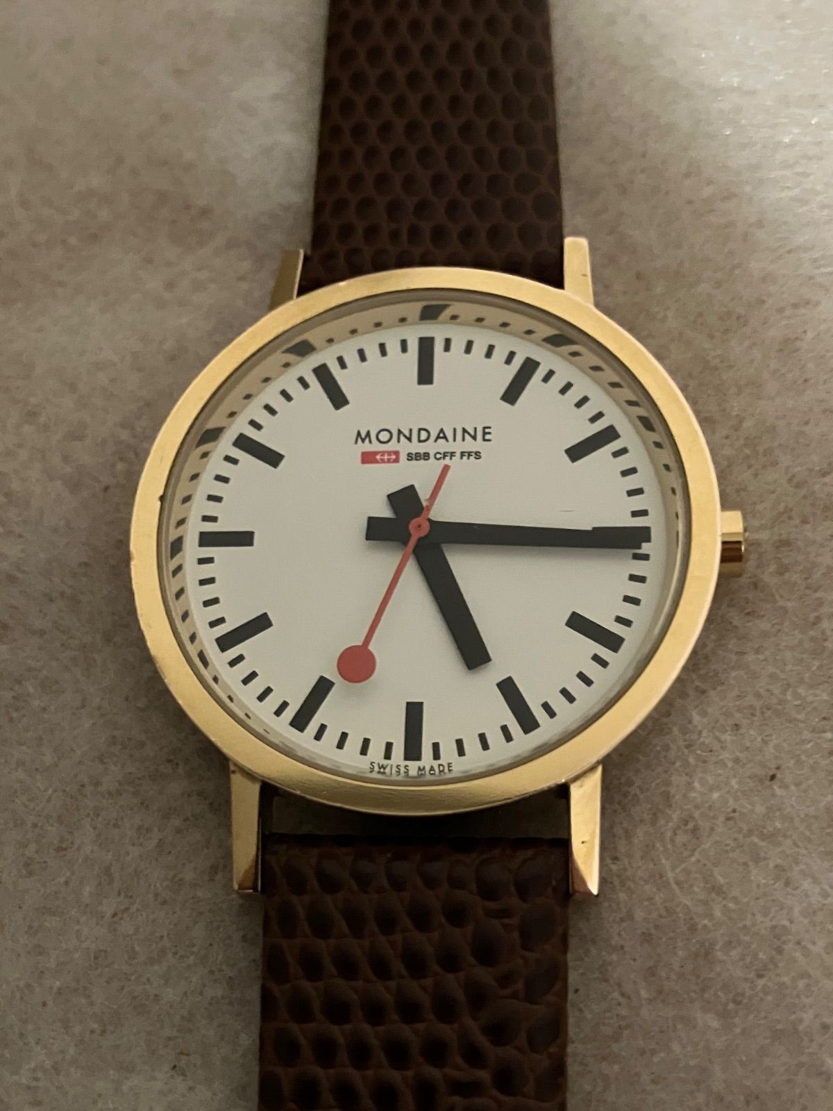 稼働☆MONDAINE モンディーン QZ 腕時計 電池、革ベルト新品 - メルカリ