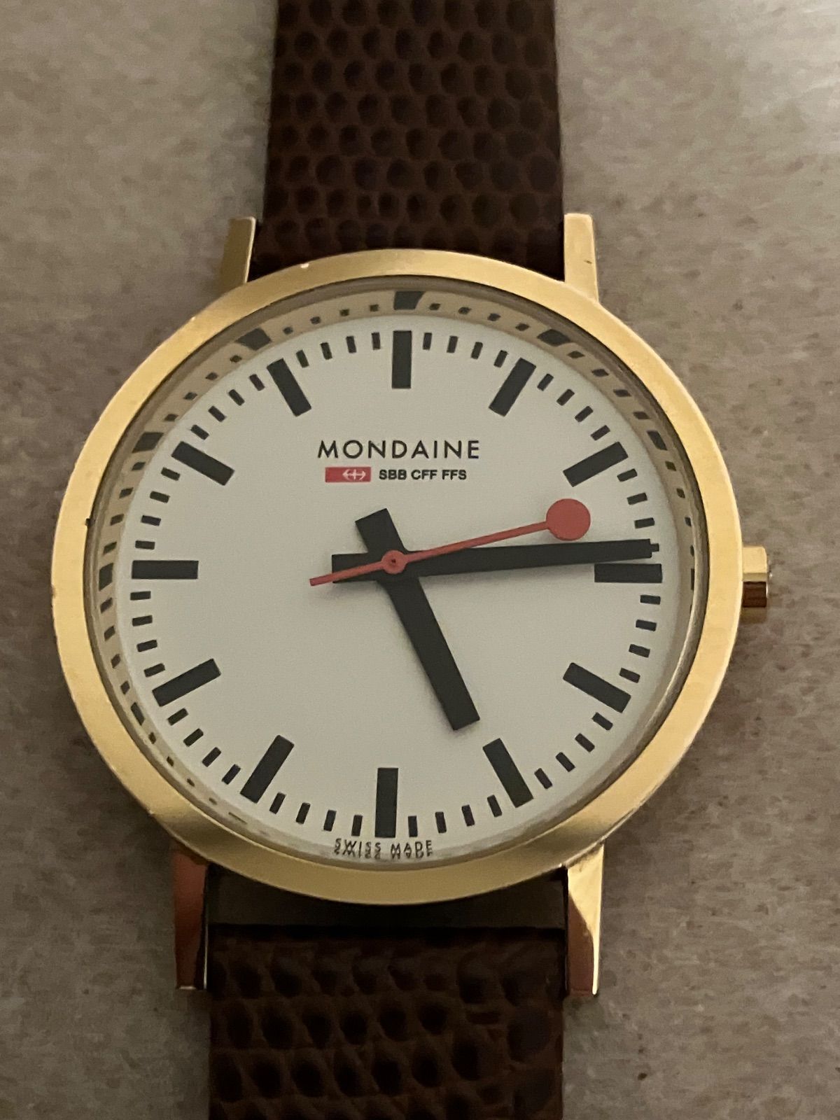 稼働☆MONDAINE モンディーン QZ 腕時計 電池、革ベルト新品 - メルカリ