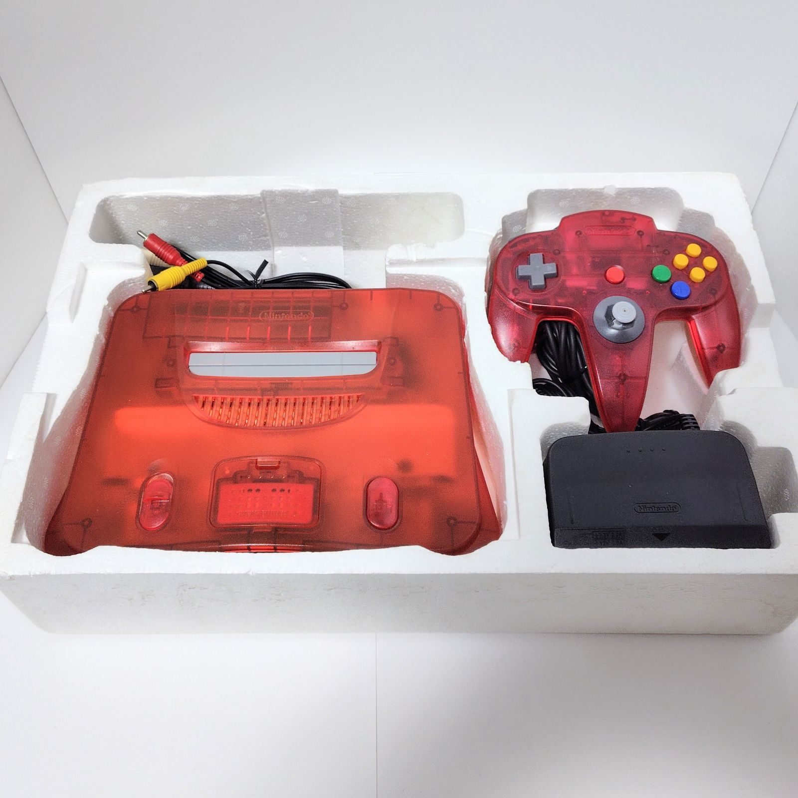 NINTENDO64 クリアレッド 本体 　コントローラー　箱付き　本体美品 任天堂（Nintendo） 64 ニンテンドー64 NINTENDO64本体 クリアレッド