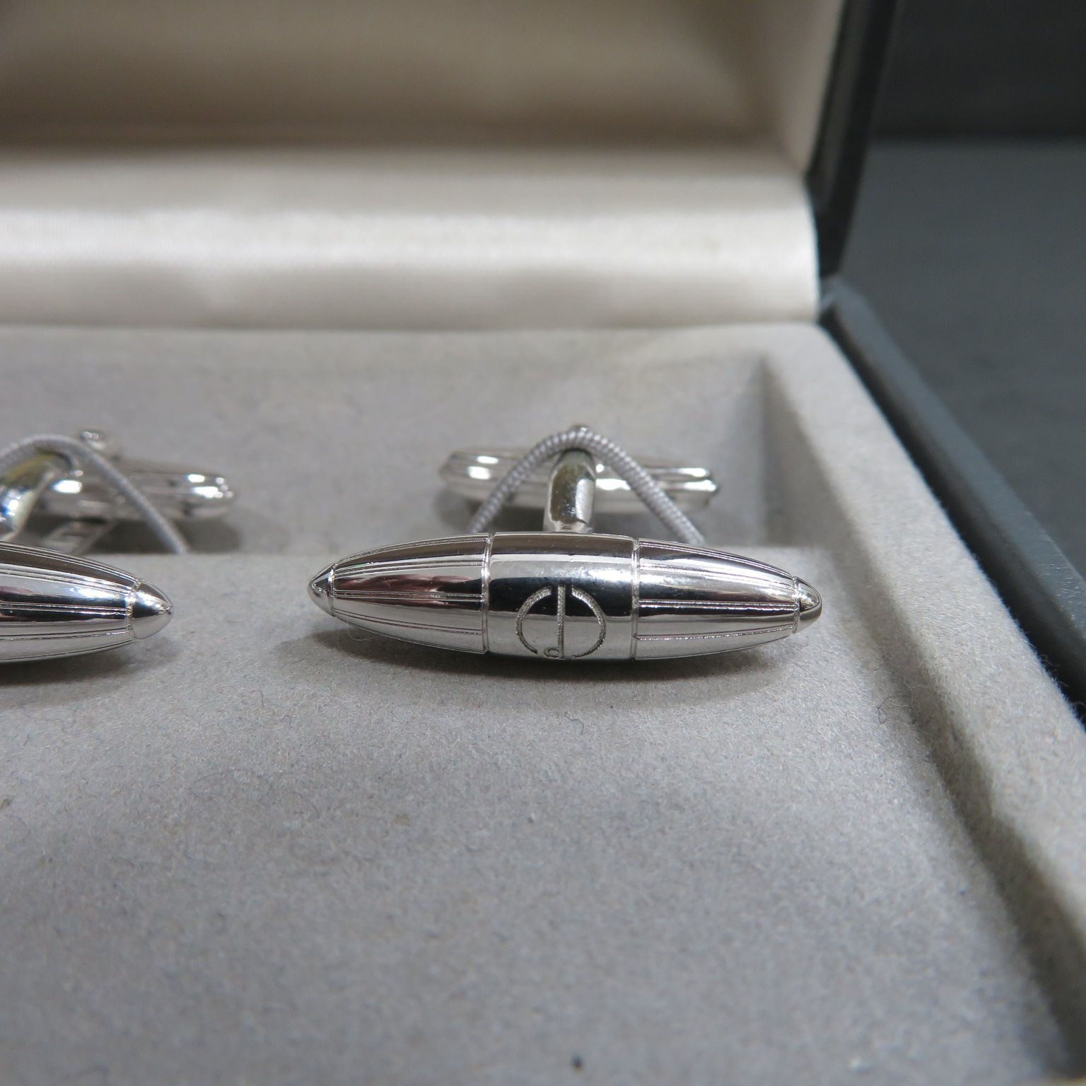 4856☆カフス□アルフレッドダンヒル(ALFRED DUNHILL)□送料込み