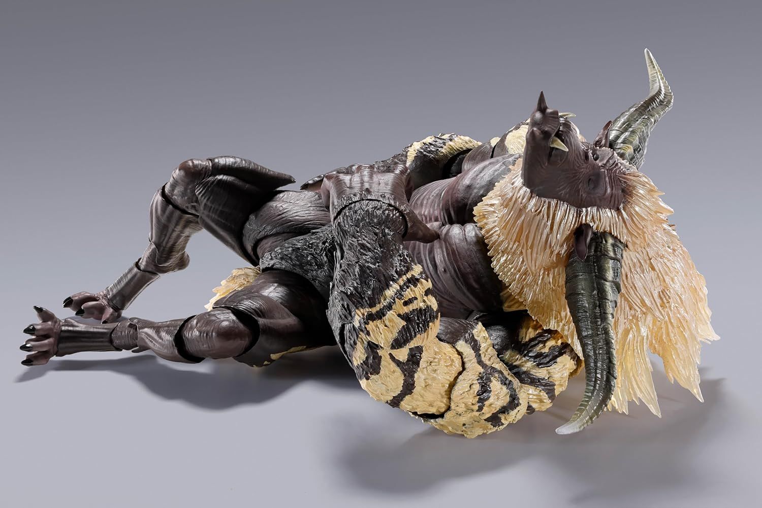 新品】 S.H.MonsterArts 激昂したラージャン 佐賀 - メルカリ