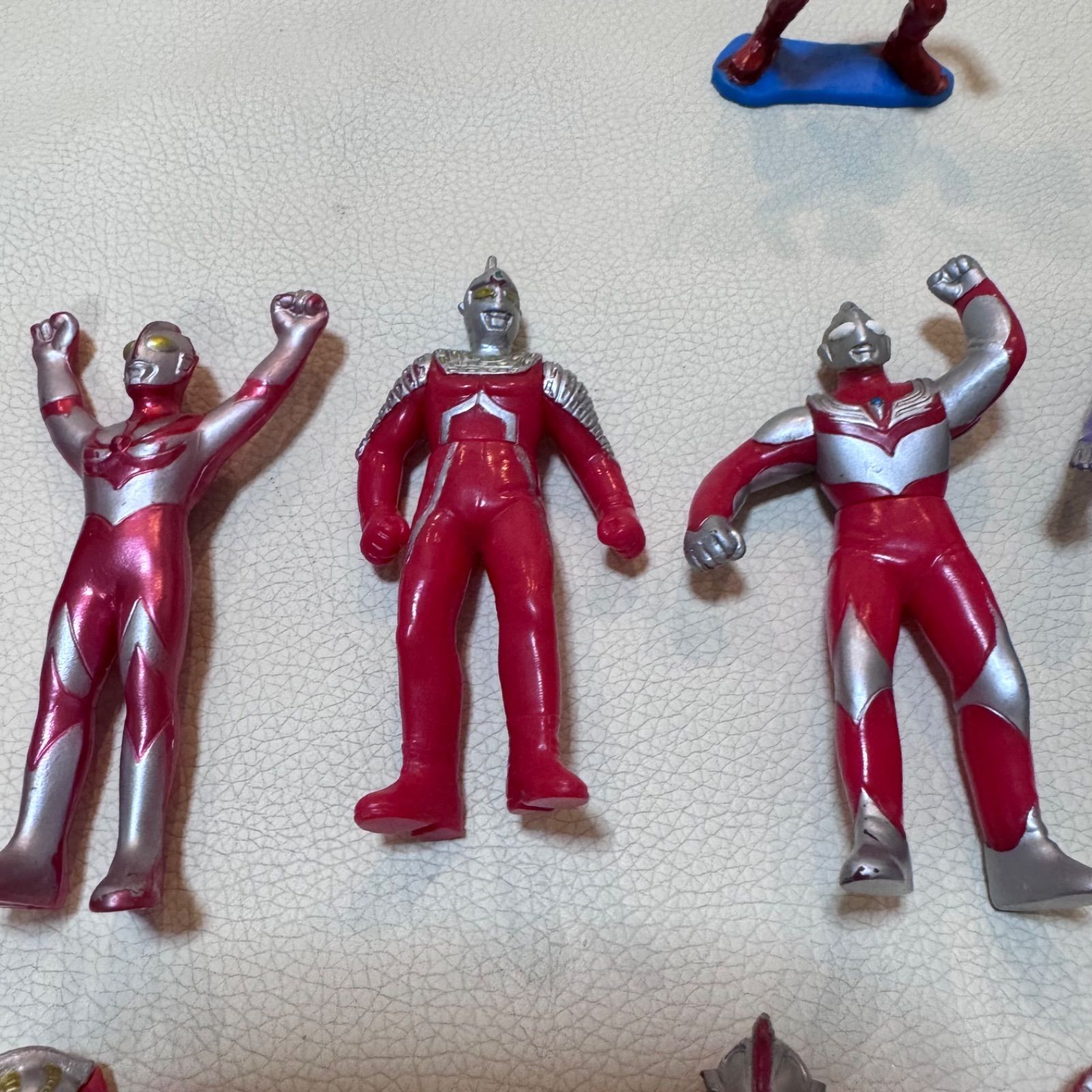 ウルトラマン ソフビ フィギュア ミニフィギュア まとめ売り - メルカリ