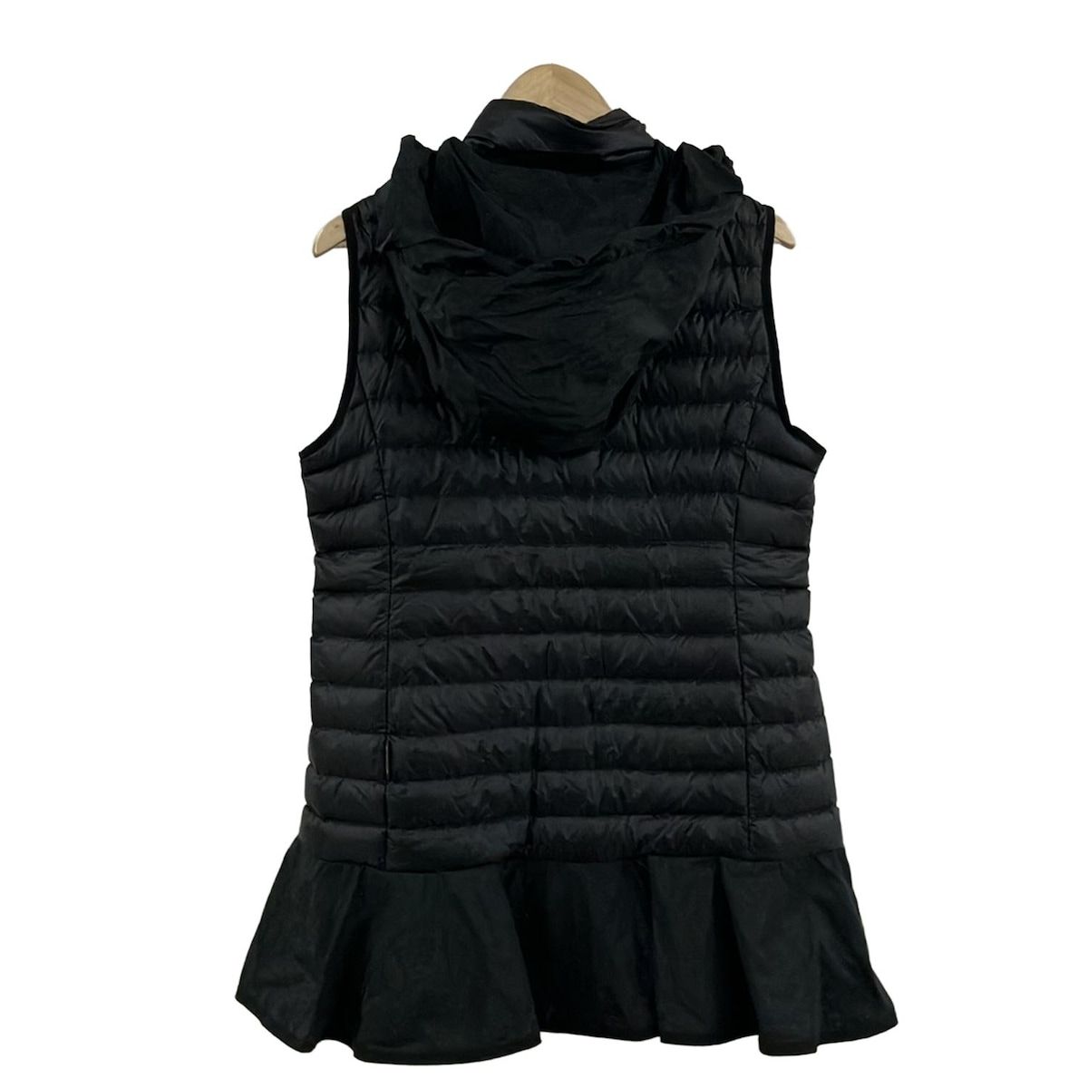 MONCLER モンクレール DORADE ダウンベスト フリル サイズ1 黒 MONCLER(モンクレール) ダウンベスト サイズ3 L レディース美品 DORADE