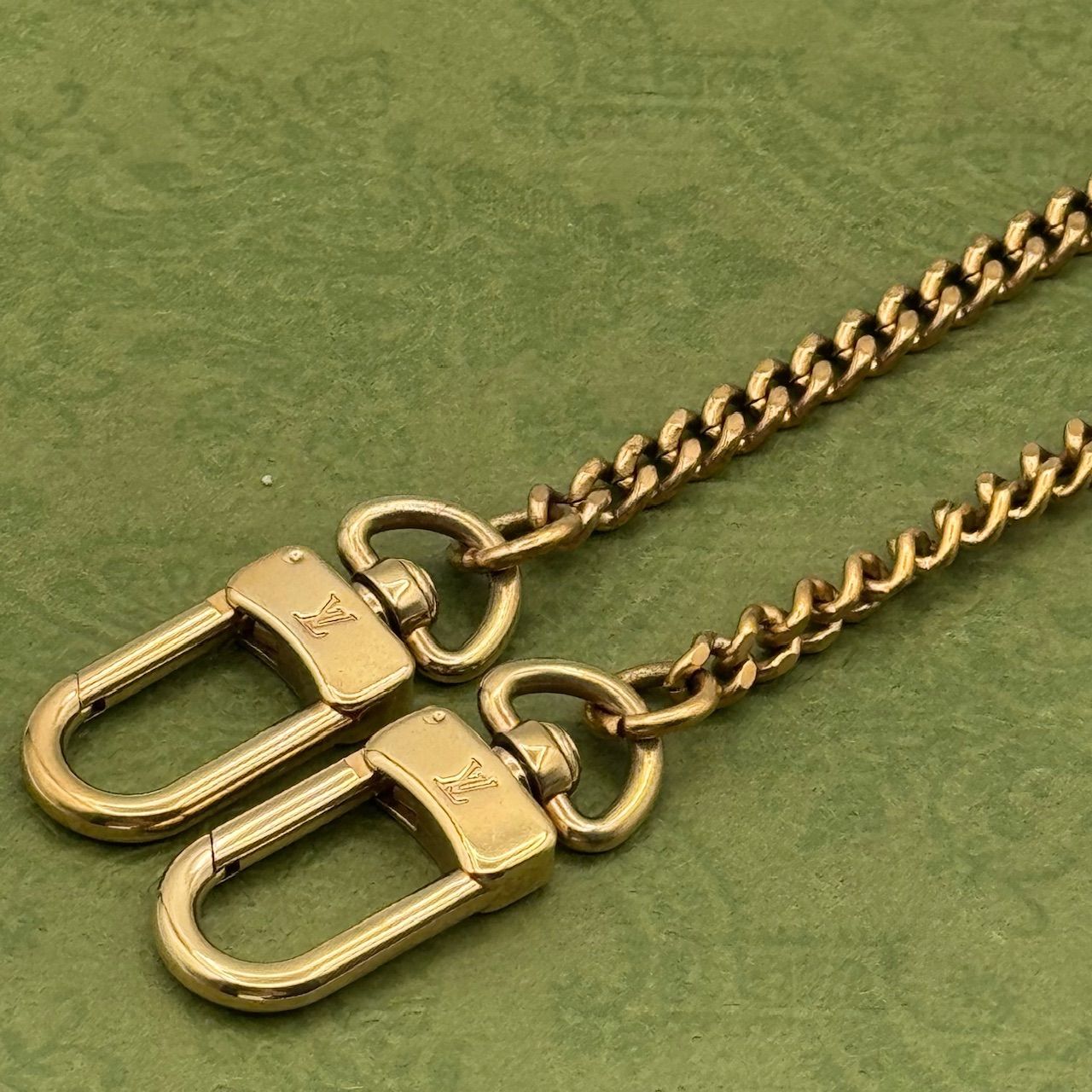 ルイヴィトン キーチェーン 金色 シェンヌ アノクレ キーホルダー 1-79