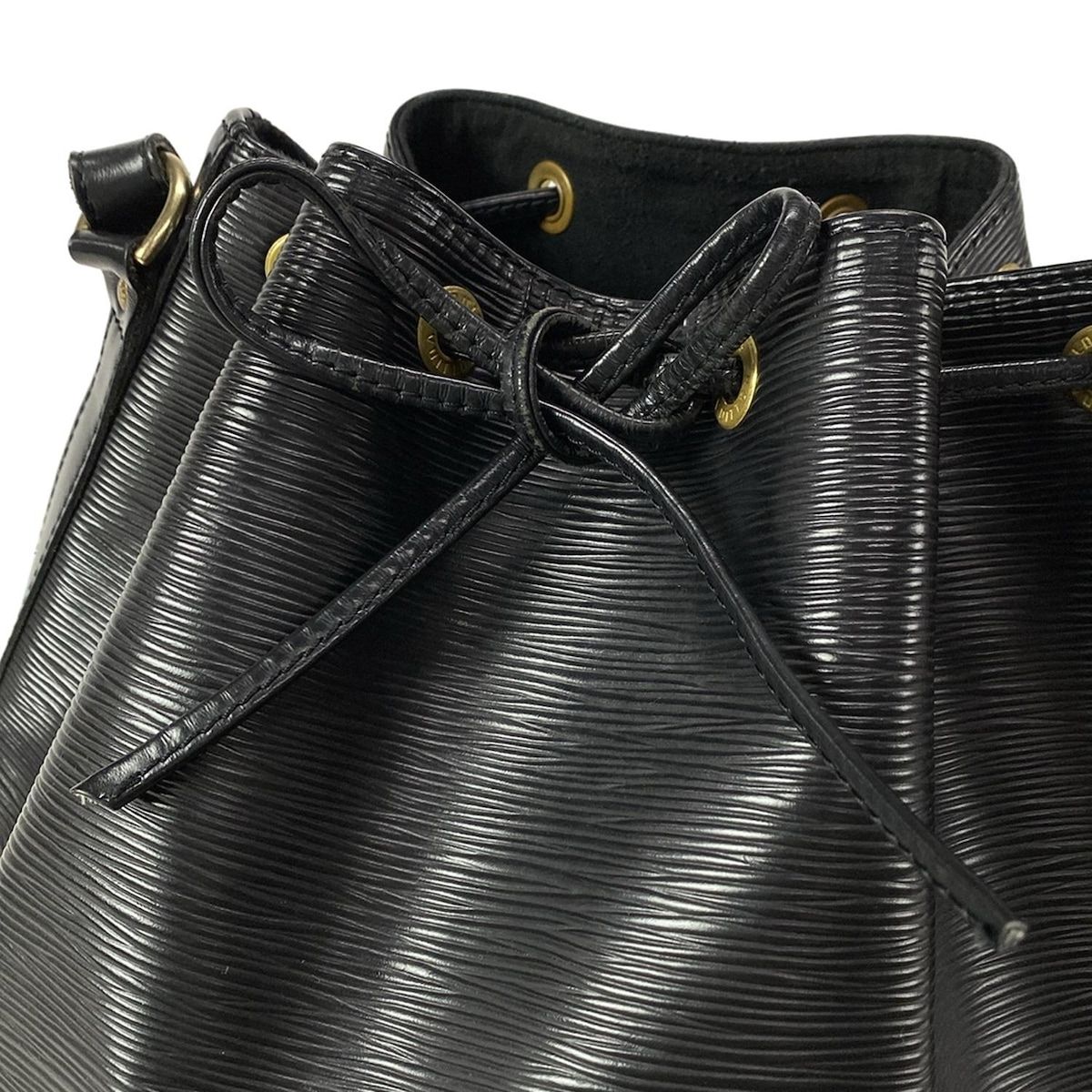 LOUIS VUITTON(ルイヴィトン) ショルダーバッグ エピ ノエ M59002