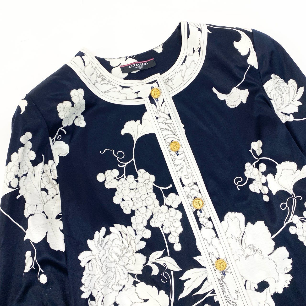 82a29《美品》 LEONARD レオナール 金ボタン 花柄 セットアップ サイズ