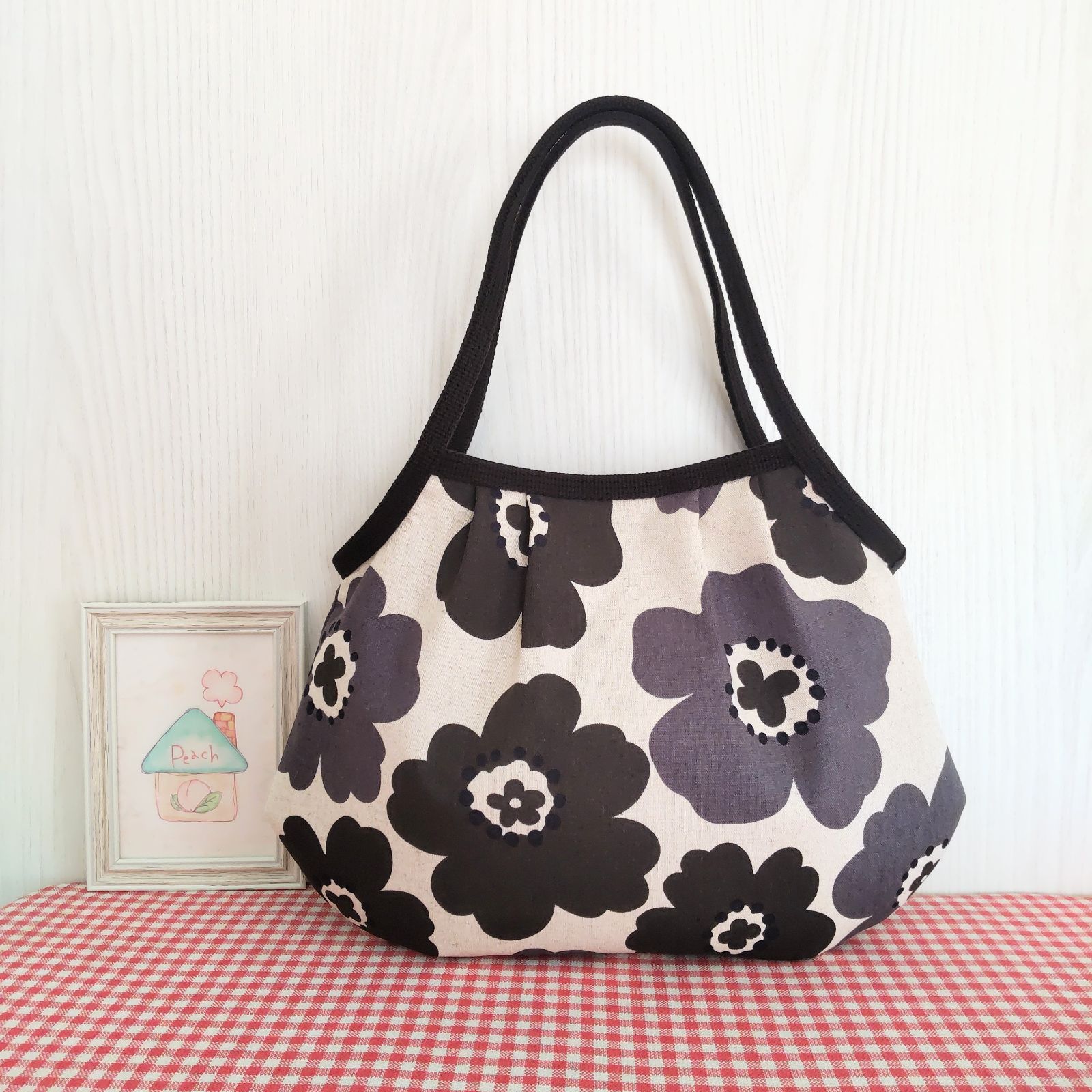 グラニーバッグ（北欧風＊花柄＊ブラック✕グレー＊生成り） - メルカリ