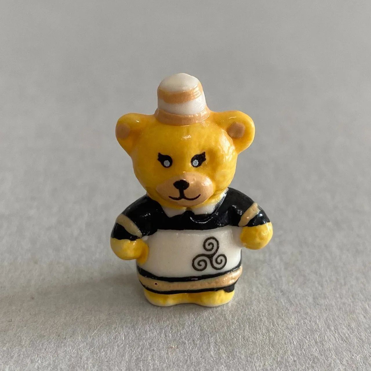 ブルターニュ地方のくまさんのフェーブ／民族衣装／フランス雑貨／陶器