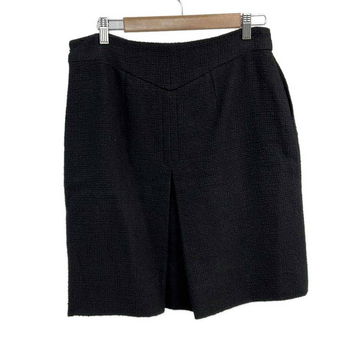 CHANEL タイトスカート 黒 42 CHANEL（シャネル）ひざ丈スカート 黒 サイズ:42(M位) レディース