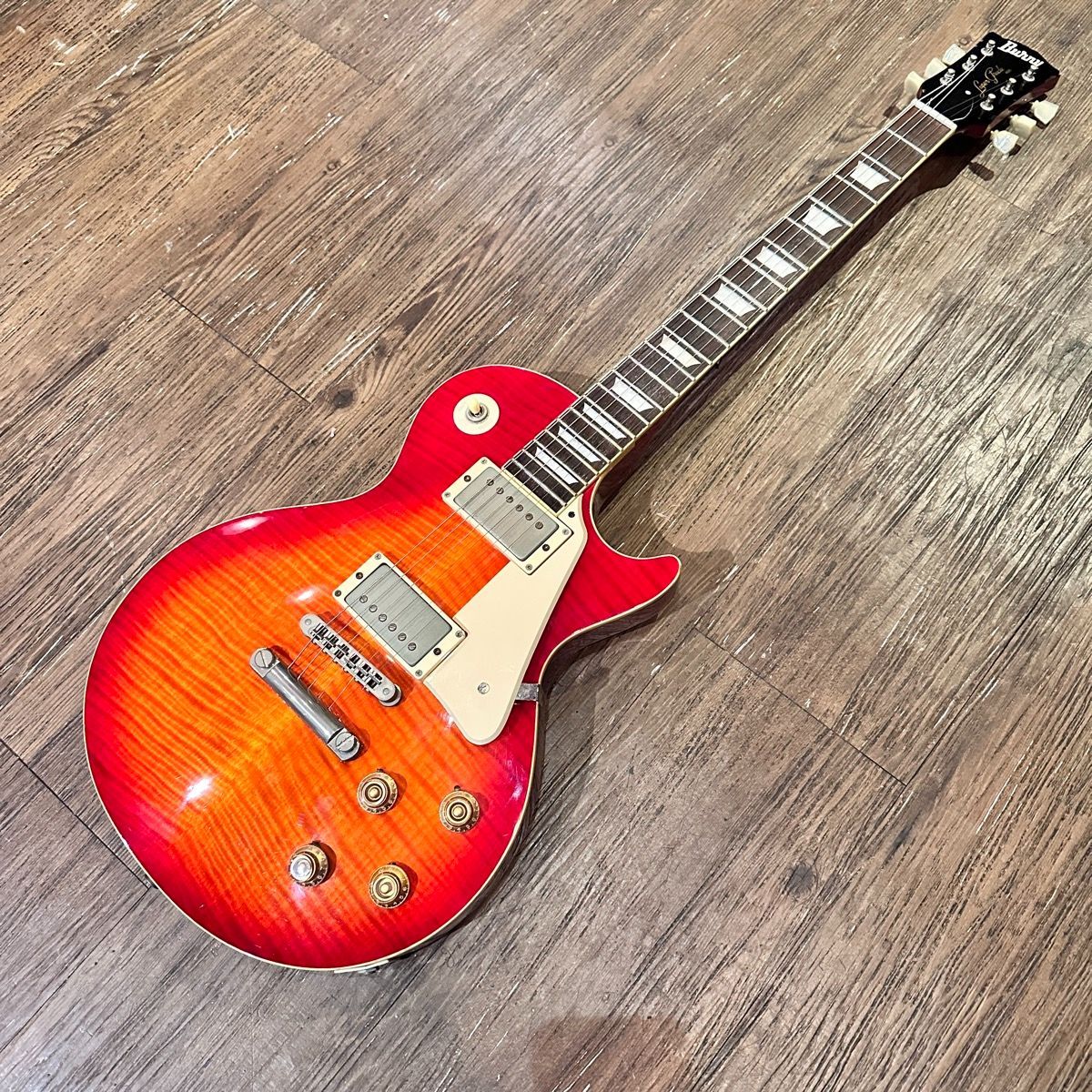 Burny Les Paul サンバースト ハードケース付き Burny Les Paul サンバースト ハードケース付き Burny RLG-50 59Model