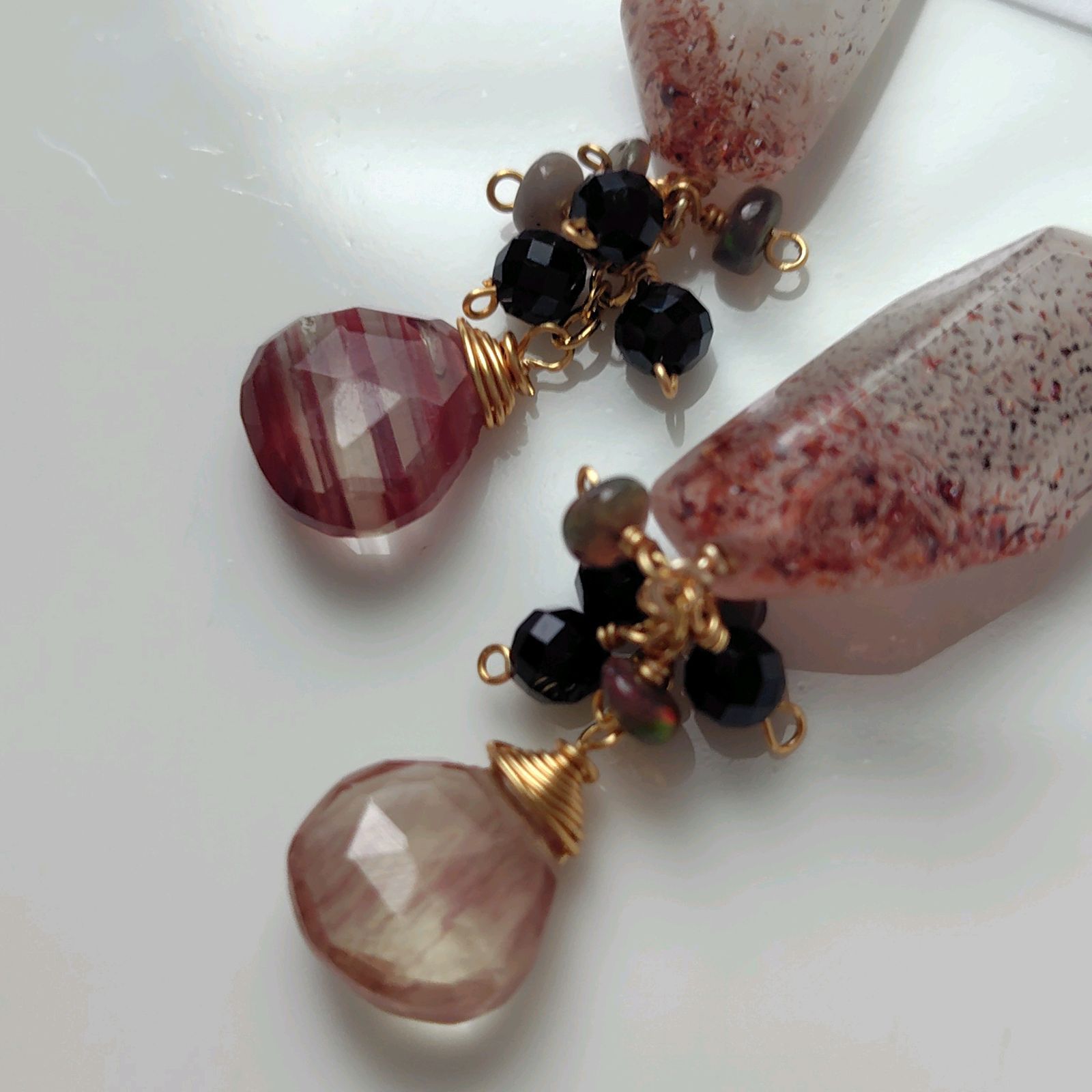 レドクロサイトインクォーツ×アンデシンetc.ピアス - メルカリ