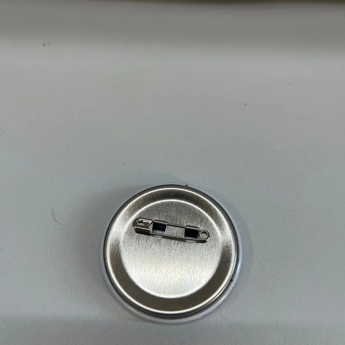 Q7-55】◎ BTS 防弾少年団 V テテ キムテヒョン タイニータン缶バッチ