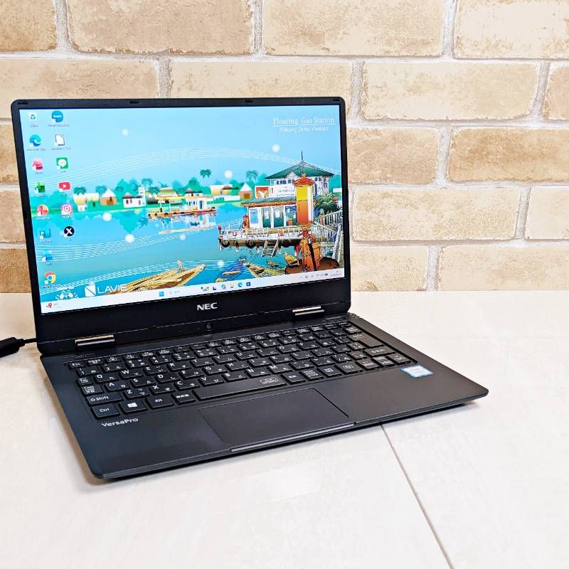 軽量！オフィス付き☆SSD爆速/第7世代i5・コンパクト☆初心者OK