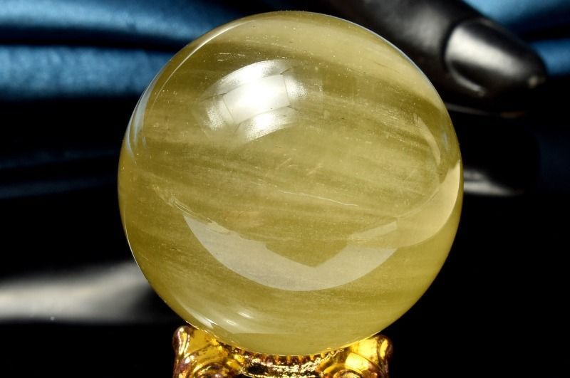 1点物】希少◇宇宙からの贈り物 リビアングラス 35mm 丸玉(台座付き