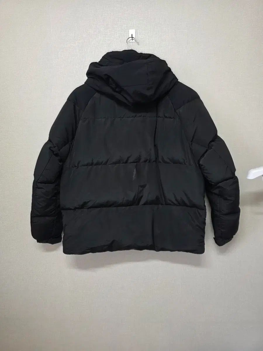 Vivienne Westwood黒のフード付きダウンジャケット Vivienne Westwood - Vivienne westwoodファー付きブラックダウン